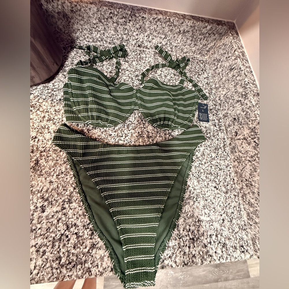 Abercrombie & Fitch Green and White Knit Top